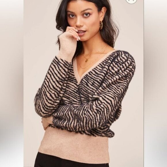 ASTR the label pullover sweater tiger animal print long sleeve size M - Picture 2 of 12
